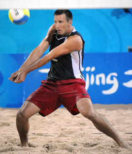 beach volleyball players 2