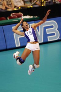 How to learn to spike in volleyball?